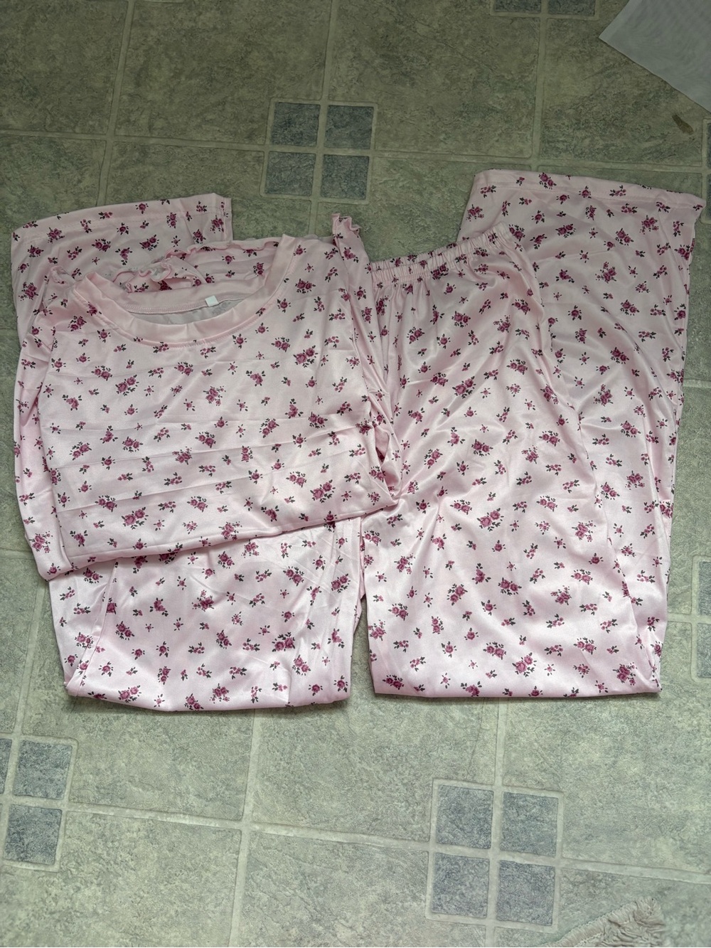 Women’s Pink Floral Long-Sleeve Pajama Set